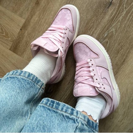Кроссовки Nike SB Dunk Lace Pink (реплика высокого качества)