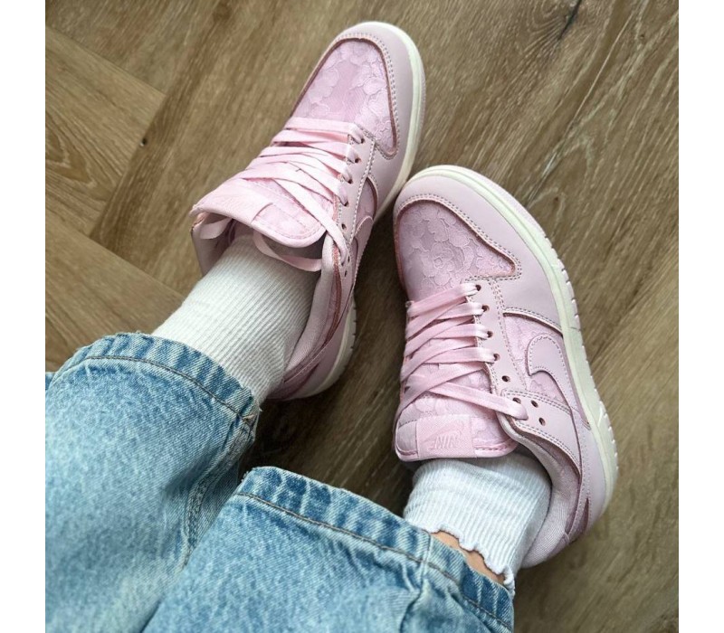 Кроссовки Nike SB Dunk Lace Pink