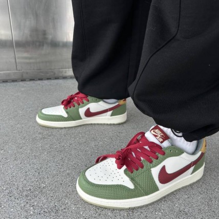 Кроссовки Jordan 1 Low Year of Dragon (реплика высокого качества)