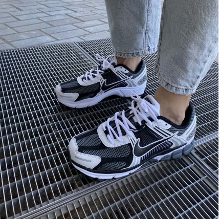 Кроссовки Nike Air Zoom Vomero 5 Black/White (реплика высокого качества)