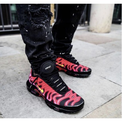 Кроссовки Nike TN Plus x Supreme (реплика высокого качества)