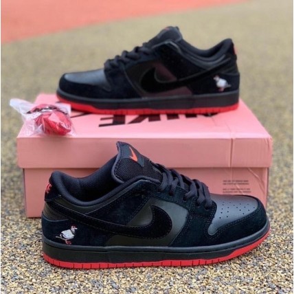 Кроссовки Nike SB Dunk Low Black Pigeon (реплика высокого качества)