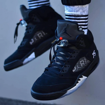 Кроссовки Jordan 5 Black Metallic  (реплика высокого качества)