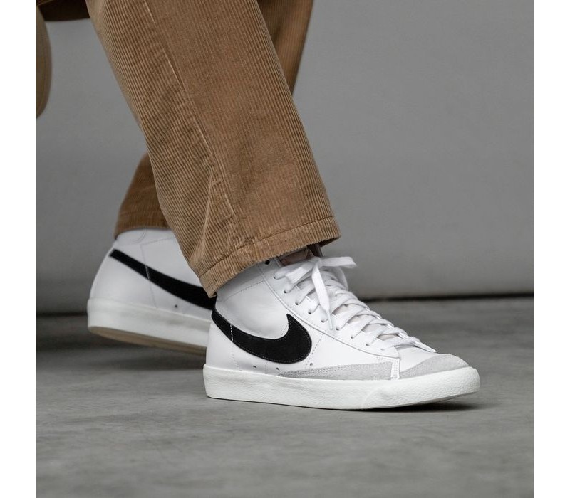 Кроссовки Nike Blazer MID 77 White/Black Кроссовки Nike Blazer MID 77 White/Black