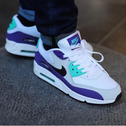 Nike Air Max 90 Essential White/Purple/Green - краткий обзор культовой модели